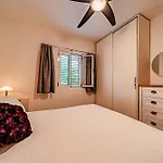 Apartment Apartments By The Sea Kneza, Korcula - 168 Racisce