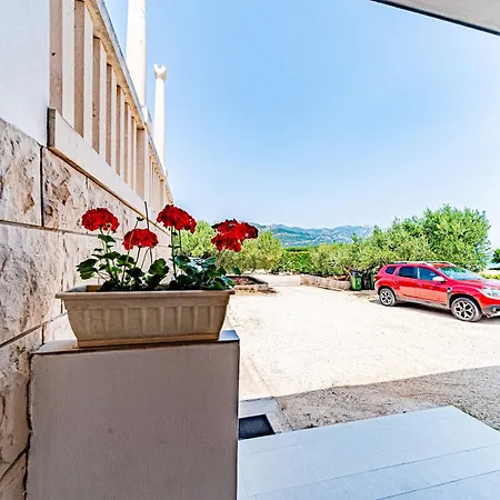 Apartments By The Sea Kneza, Korcula - 168 Apartment Racisce