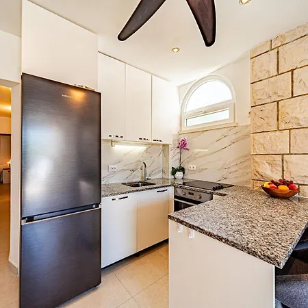 Apartments By The Sea Kneza, Korcula - 168 *