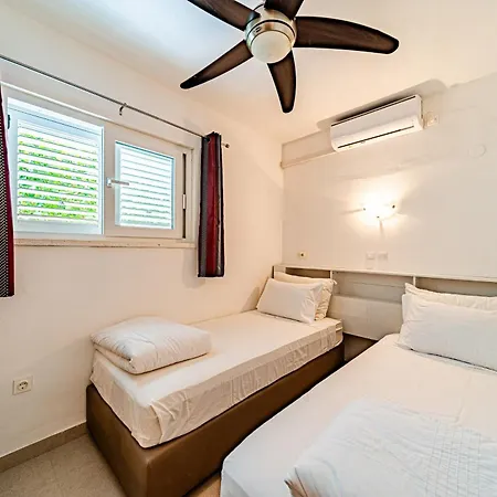 Apartments By The Sea Kneza, Korcula - 168 Apartment