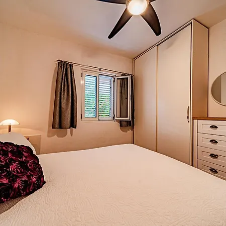 아파트 By The Sea Kneza, Korcula - 168 Račišće