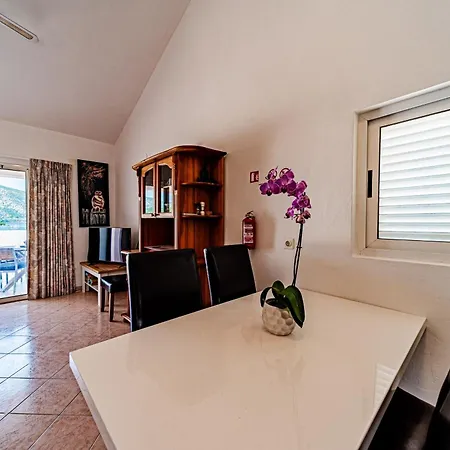 By The Sea Kneza, Korcula - 168 *