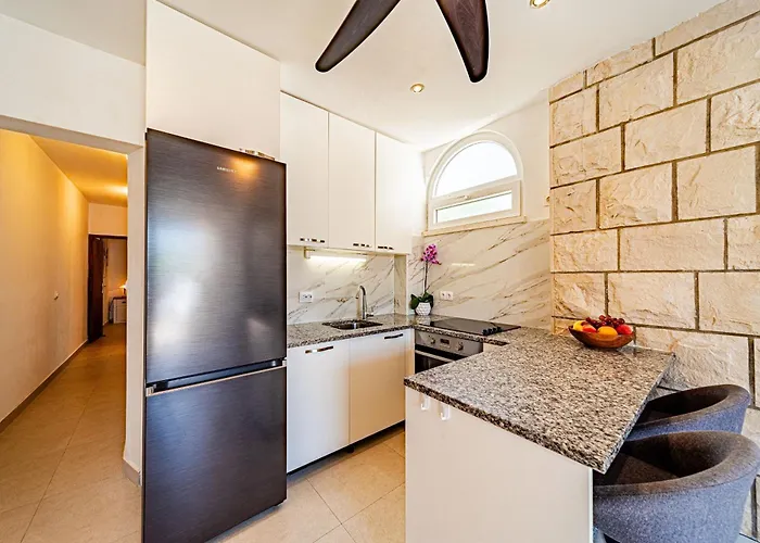 By The Sea Kneza, Korcula - 168 *